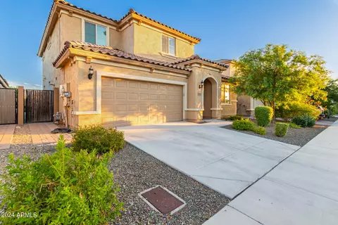 Exterior - 2319 W Mark Ln, Phoenix, AZ 85085 photo 2 of 39