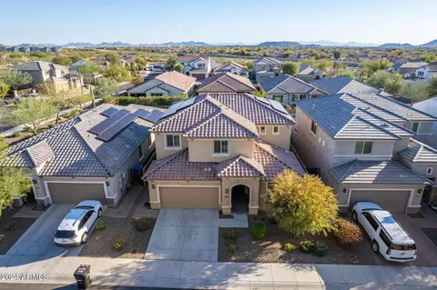 View/Area - 2319 W Mark Ln, Phoenix, AZ 85085 photo 2 of 22