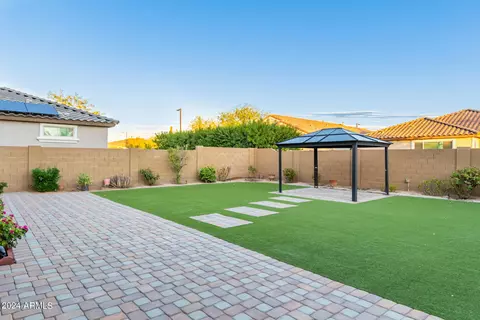 Exterior - 2319 W Mark Ln, Phoenix, AZ 85085 photo 11 of 39