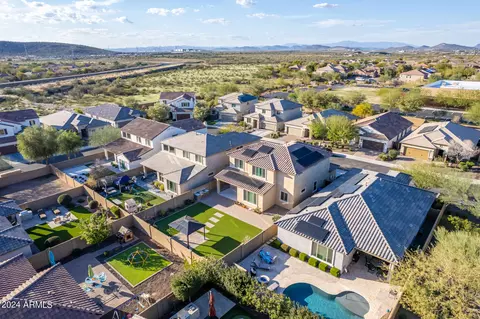 View/Area - 2319 W Mark Ln, Phoenix, AZ 85085 photo 8 of 22