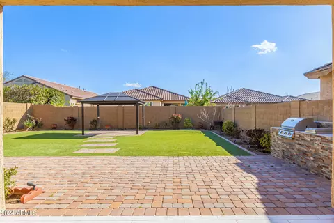 Exterior - 2319 W Mark Ln, Phoenix, AZ 85085 photo 18 of 39