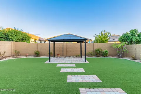 Exterior - 2319 W Mark Ln, Phoenix, AZ 85085 photo 12 of 39