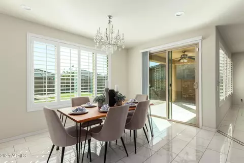 Dining - 2319 W Mark Ln, Phoenix, AZ 85085 photo 1 of 2