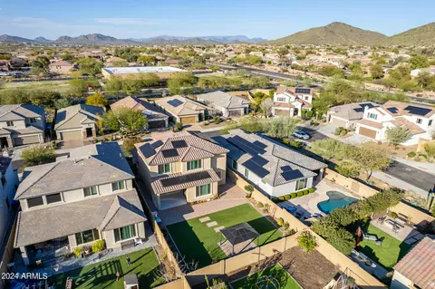 View/Area - 2319 W Mark Ln, Phoenix, AZ 85085 photo 11 of 22
