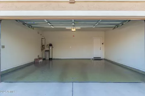 Exterior - 2319 W Mark Ln, Phoenix, AZ 85085 photo 9 of 39