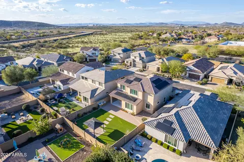 View/Area - 2319 W Mark Ln, Phoenix, AZ 85085 photo 9 of 22
