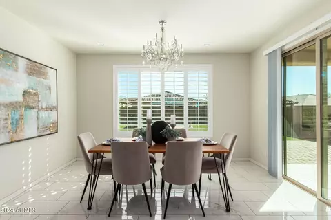 Dining - 2319 W Mark Ln, Phoenix, AZ 85085 photo 2 of 2