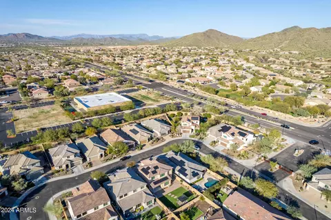 View/Area - 2319 W Mark Ln, Phoenix, AZ 85085 photo 14 of 22