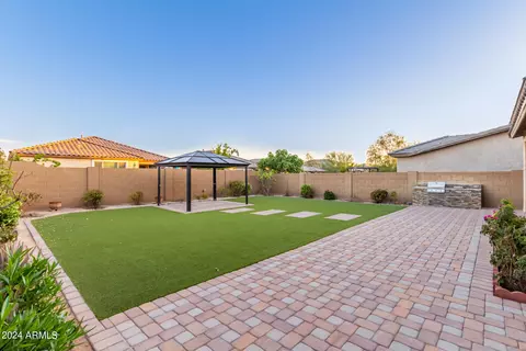 Exterior - 2319 W Mark Ln, Phoenix, AZ 85085 photo 13 of 39