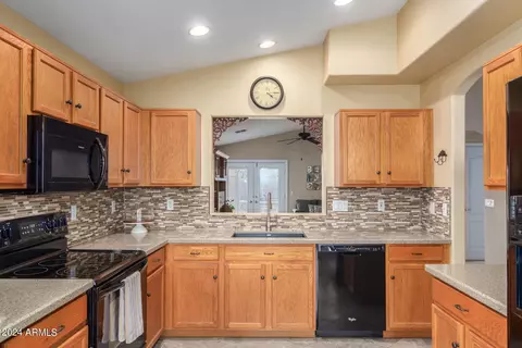Kitchen - 3879 E Derringer Way, Gilbert, AZ 85297 photo 2 of 5