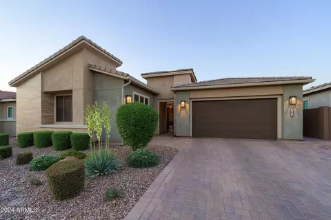 3004 E Los Gatos Dr, Phoenix, AZ 85050