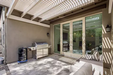 Exterior - 3132 E Half Hitch Pl, Phoenix, AZ 85050 photo 5 of 9