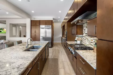 Kitchen - 3132 E Half Hitch Pl, Phoenix, AZ 85050 photo 1 of 3