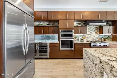 Kitchen - 3132 E Half Hitch Pl, Phoenix, AZ 85050 photo 3 of 3