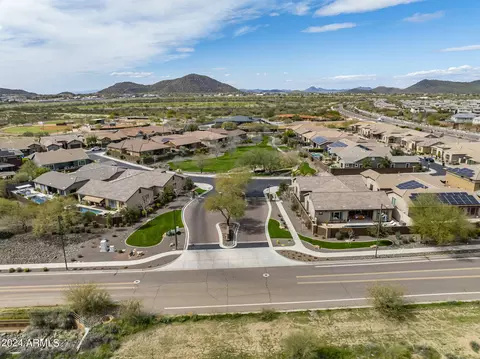 View/Area - 3132 E Half Hitch Pl, Phoenix, AZ 85050 photo 2 of 8