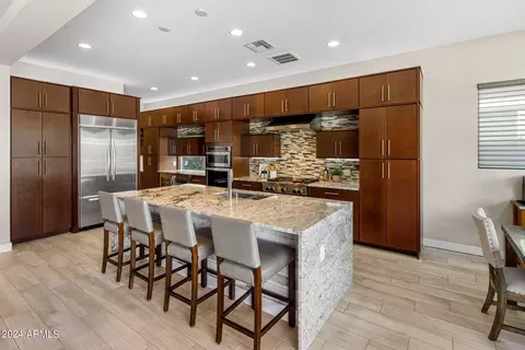 Kitchen - 3132 E Half Hitch Pl, Phoenix, AZ 85050 photo 2 of 3