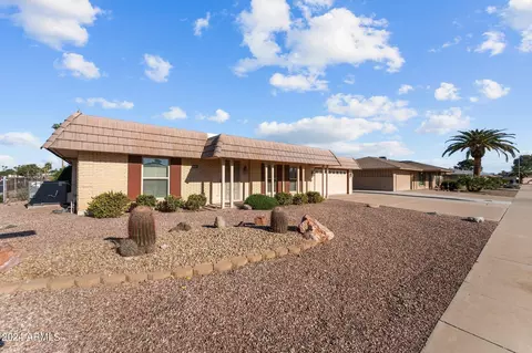 10440 W Twin Oaks Dr, Sun City, AZ 85351