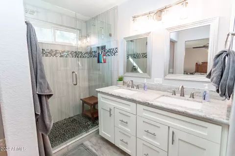 Bath - 3043 E Fremont Rd, Phoenix, AZ 85042 photo 1 of 3
