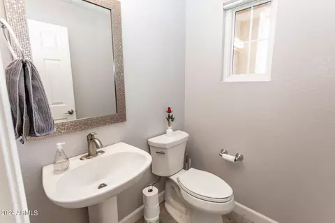 Bath - 3043 E Fremont Rd, Phoenix, AZ 85042 photo 3 of 3
