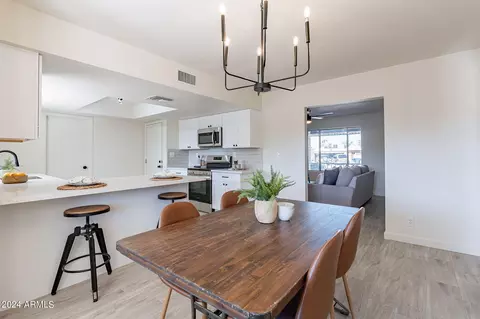 Dining - 6631 E Jasmine St, Mesa, AZ 85205 photo 2 of 4