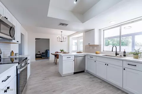Kitchen - 6631 E Jasmine St, Mesa, AZ 85205 photo 3 of 4