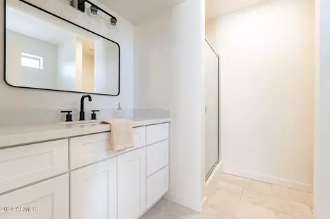 Bath - 6631 E Jasmine St, Mesa, AZ 85205 photo 3 of 5