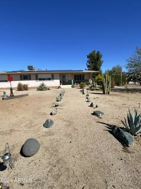 Exterior - 1032 E Irvine Rd, Phoenix, AZ 85086 photo 5 of 11