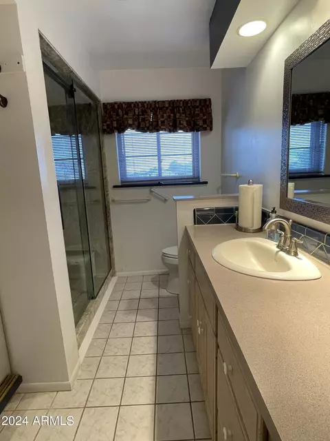 Bath - 1032 E Irvine Rd, Phoenix, AZ 85086 photo 1 of 4