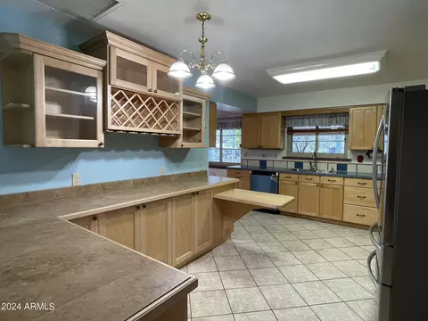 Kitchen - 1032 E Irvine Rd, Phoenix, AZ 85086 photo 8 of 10