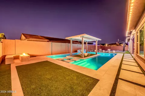 Exterior - 1338 E Crescent Way, Gilbert, AZ 85298 photo 15 of 17