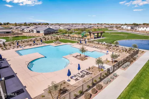 Exterior - 1338 E Crescent Way, Gilbert, AZ 85298 photo 16 of 17