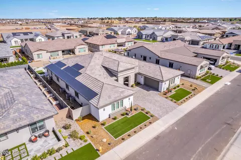 View/Area - 1338 E Crescent Way, Gilbert, AZ 85298 photo 2 of 10