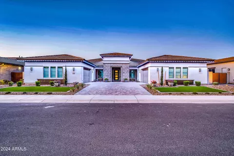 Exterior - 1338 E Crescent Way, Gilbert, AZ 85298 photo 6 of 17