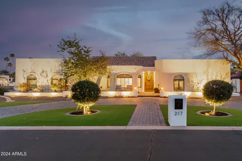 217 E Secretariat Dr, Tempe, AZ 85284