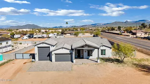 Exterior - 626 E Galvin St, Phoenix, AZ 85086 photo 3 of 8