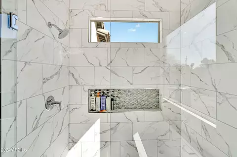 Bath - 626 E Galvin St, Phoenix, AZ 85086 photo 5 of 8