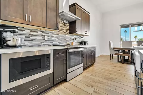 Kitchen - 626 E Galvin St, Phoenix, AZ 85086 photo 5 of 6