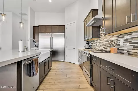 Kitchen - 626 E Galvin St, Phoenix, AZ 85086 photo 4 of 6