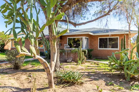 Exterior - 2501 E Turney Ave, Phoenix, AZ 85016 photo 6 of 18