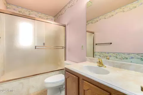 Bath - 2501 E Turney Ave, Phoenix, AZ 85016 photo 2 of 2