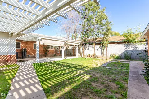 Exterior - 2501 E Turney Ave, Phoenix, AZ 85016 photo 16 of 18