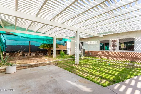 Exterior - 2501 E Turney Ave, Phoenix, AZ 85016 photo 14 of 18