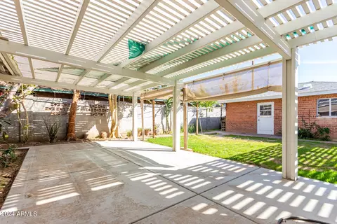 Exterior - 2501 E Turney Ave, Phoenix, AZ 85016 photo 13 of 18