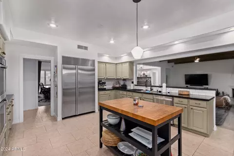 Kitchen - 2140 E Calle Maderas --, Mesa, AZ 85213 photo 3 of 5