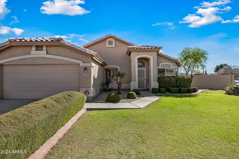 Exterior - 2269 E Marlene Dr, Gilbert, AZ 85296 photo 5 of 13