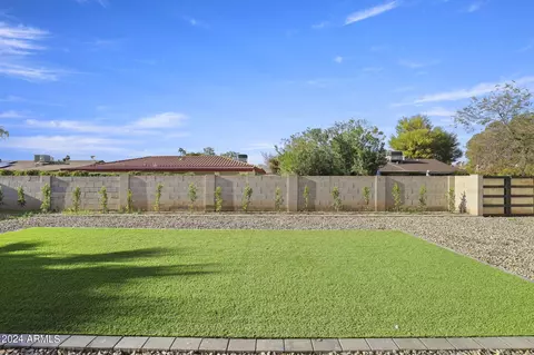 Exterior - 634 E Manhatton Dr, Tempe, AZ 85282 photo 8 of 9