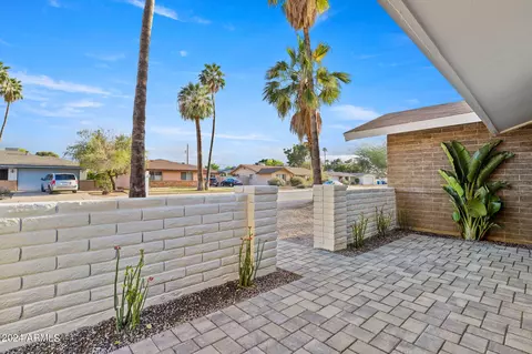 Exterior - 634 E Manhatton Dr, Tempe, AZ 85282 photo 4 of 9