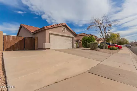 Exterior - 10622 E Arbor Ave, Mesa, AZ 85208 photo 4 of 10