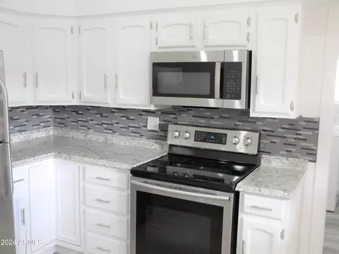 181 S Highland Ave, Miami, AZ 85539