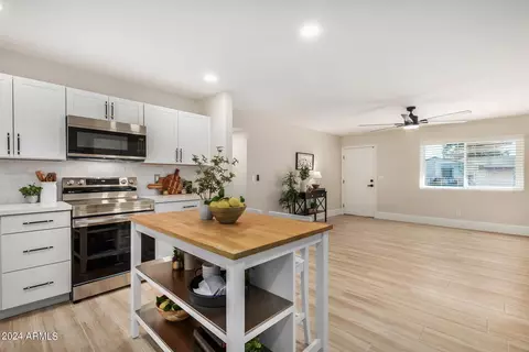 Kitchen - 370 W 21st Ave, Apache Junction, AZ 85120 photo 3 of 3